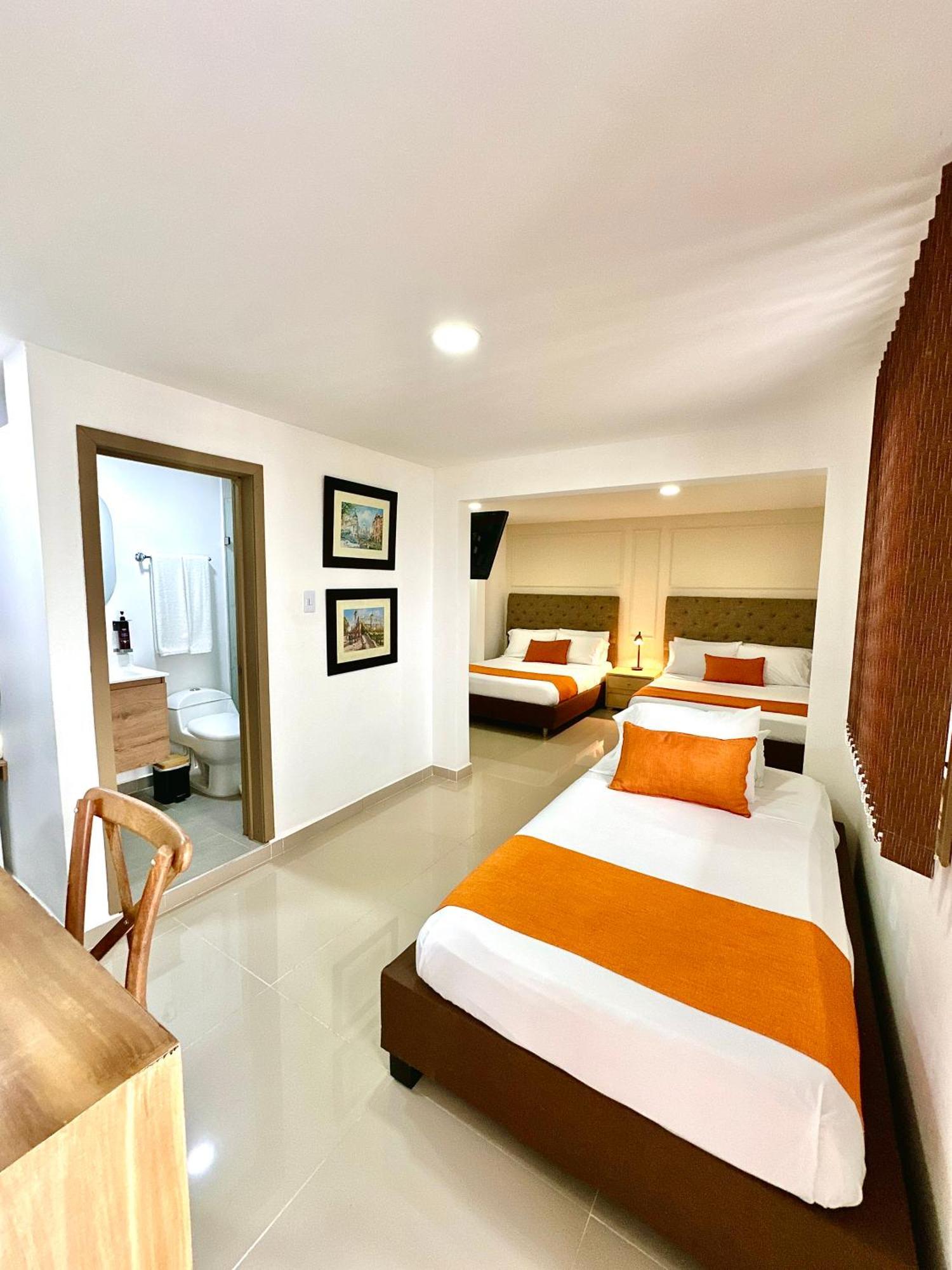Cafe Cafe Avenida Hotel